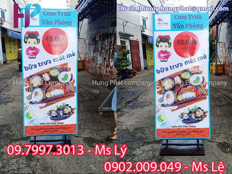 khung sắt quảng cáo ngoài trời lưu động