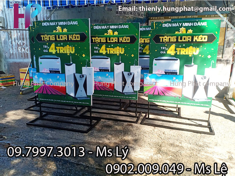 standee mô hình sản phẩm ngoài trời chịu gió