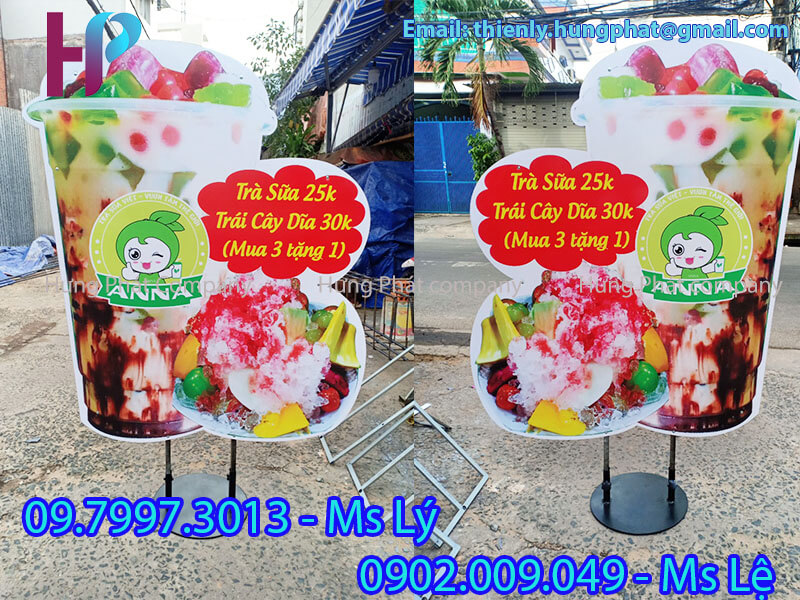 chân standee ly trà sữa ngoài trời