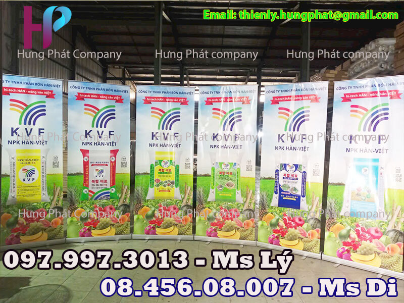 chân standee quảng cáo lưu động cuốn nhôm