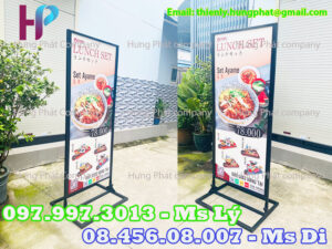 chân quảng cáo ngoài trời bằng sắt 2 mặt