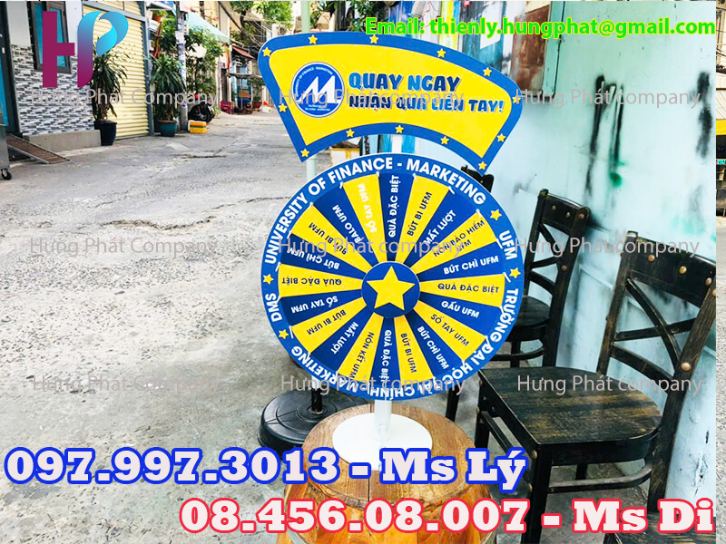 vòng xoay may mắn để bàn