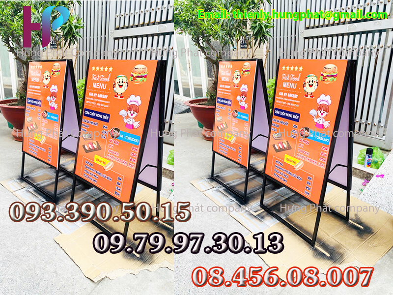 khung standee chữ A gấp gọn ngoài trời